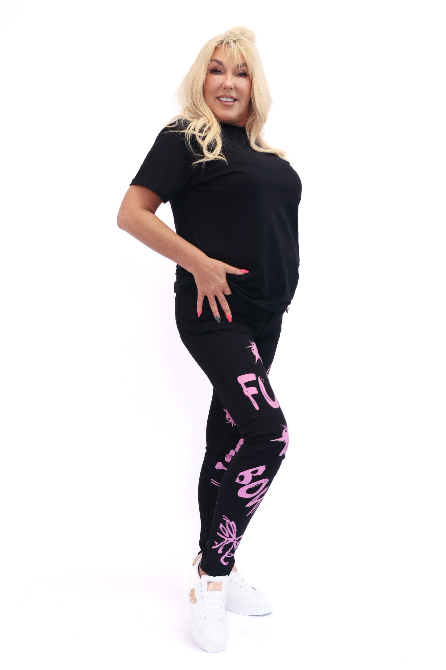 SPODNIE JEANS NAPISY - LITTLEBOW