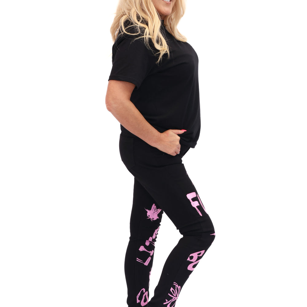 
                  
                    SPODNIE JEANS NAPISY - LITTLEBOW
                  
                